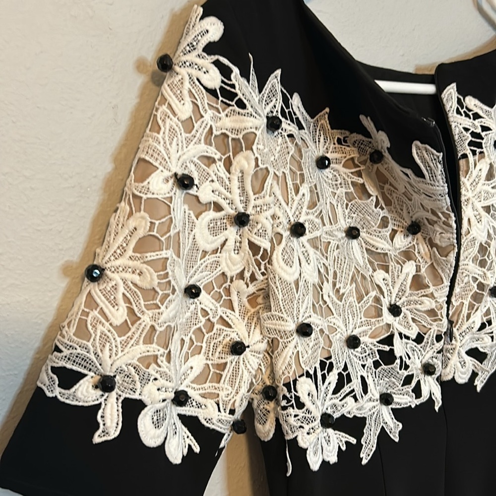 Shani Lace Fit & Flare dress, black with white lace and black beads. Women’s 6. - Picture 8 of 11